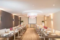 Het Wapen van Elst Hotels in Slijk-Ewijk