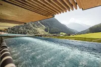 Alpine Luxury Spa Resort Schwarzenstein - Pools