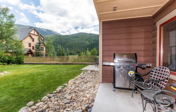 Red Hawk Lodge by Summit County Mountain Retreats