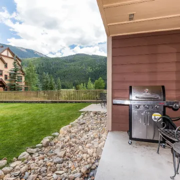 Red Hawk Lodge by Summit County Mountain Retreats