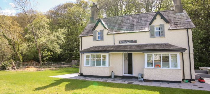 Bwthyn Siliwen Hotels in Bangor