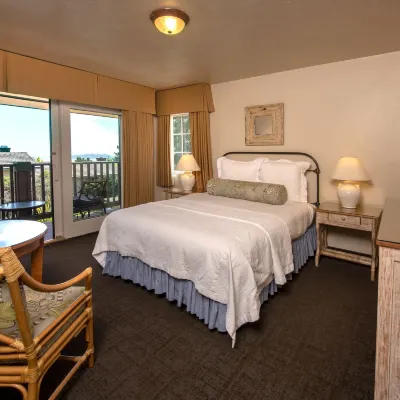 Horizon Inn & Ocean View Lodge Отели рядом с достопримечательностью «Пляж Кармел»