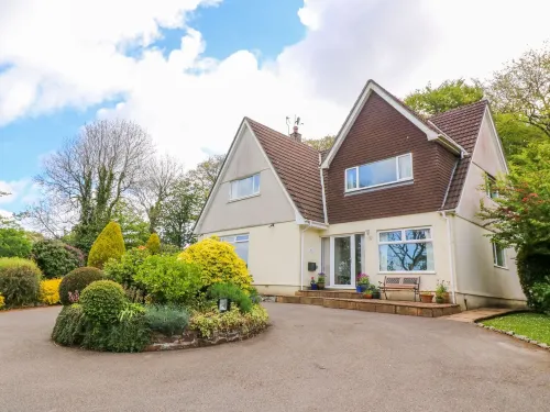 Trevow Hotels in Camborne