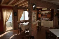 Welcome Inn Nerja Guest House Luxury Bed & Breakfast - วิวทะเล