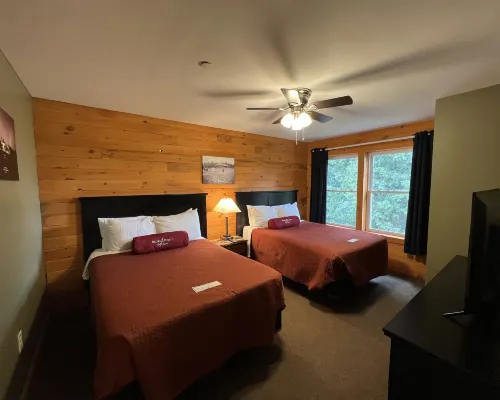 Bluff Point Golf Resort Hotel di Plattsburgh