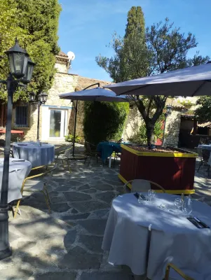 Logis Hotel Restaurant l'Esquielle
