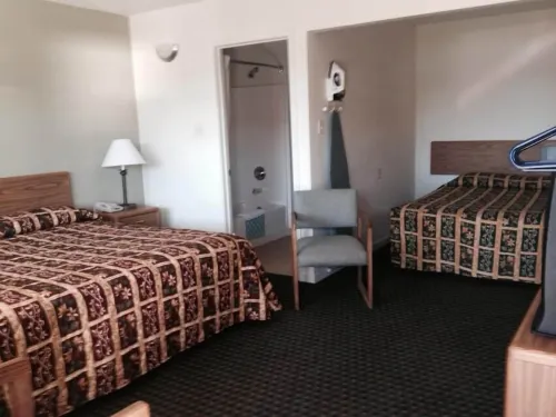 Lake Marina Inn
