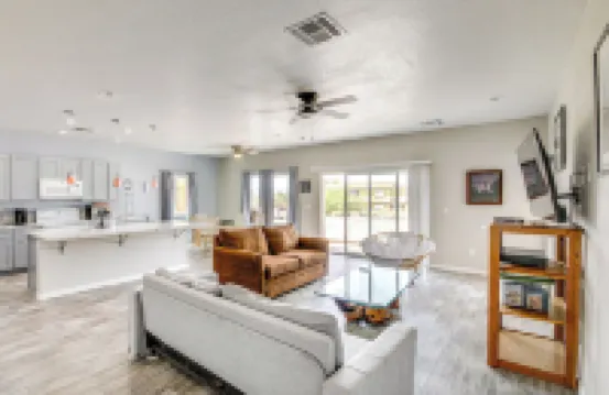 4 Mi to Casinos: Mtn-view Home in Bullhead City!
