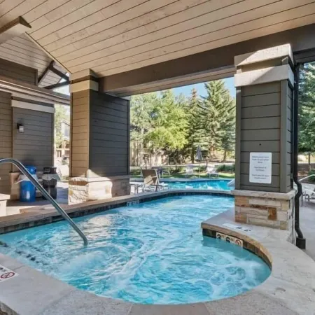 82 Ridgepoint 3 Bedroom Townhouse by RedAwning