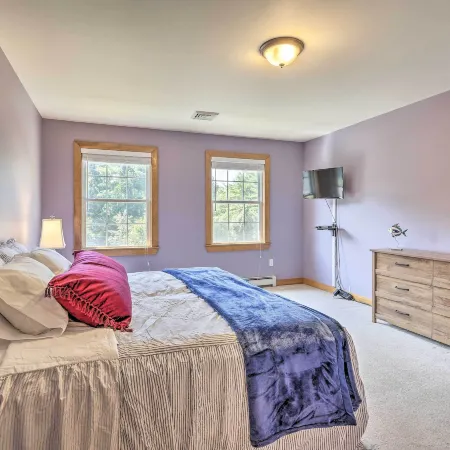 Walk to Buzzards Bay Beach Spacious Onset Home