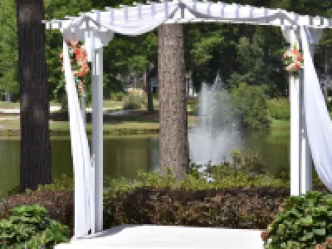 Brunswick Plantation Studio Unit 604l with Outdoor Pool and 27 Hole Golf Course Onsite by Redawning Hotels in Calabash