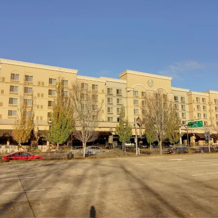 The Grand Hotel - Salem