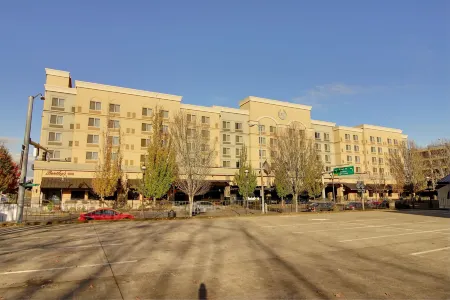 The Grand Hotel - Salem Отели в г. Монмут