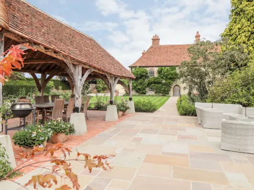 Battel Hall Hotels in Maidstone