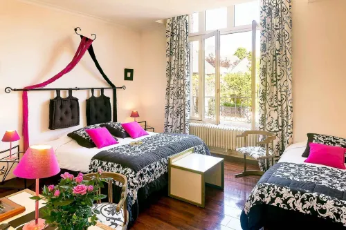 Logis - Hôtel Restaurant l'Ecu de France Hotels in Pithiviers