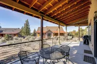 Mountain-view Cabin Near Trails in Powell Butte! - WiFi