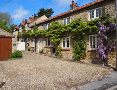 Tillers Cottage Отели в г. Эбберстон энд Йедингем