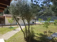 Le Domaine d'Alezen Hôtels à : Grans