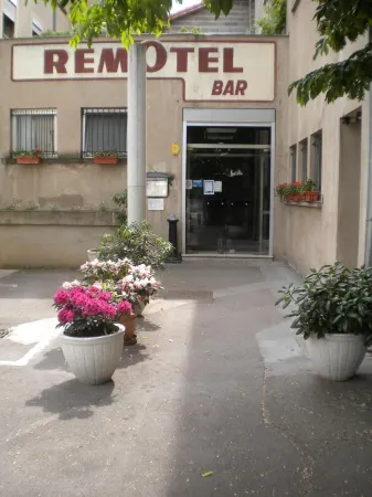 Logis Hotel Restaurant Remotel Отели в г. Одэн-ле-Тиш