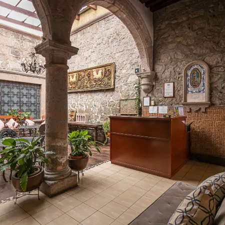Hotel Cantera Rosa