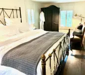 Plantation House Bed & Breakfast Hotels in Port Hope