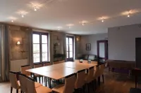 Logis Hotels les Glycines Hotel di Ardilleux
