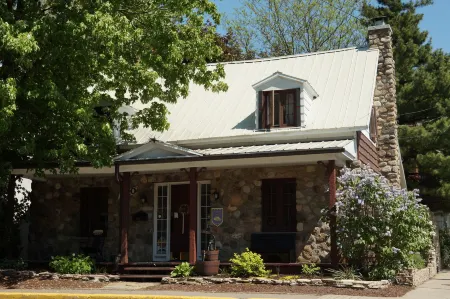 Refuge du Poète Отели рядом с достопримечательностью «Pi-o Centre d'Amusement»