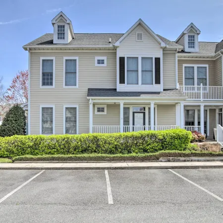 4 Mi to Bethany Beach: Sunny Escape w/ Porches!