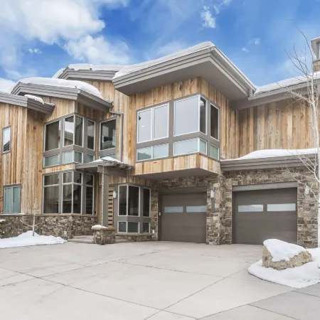 Stunning 6-Bedroom Chalet in Heart of Park City