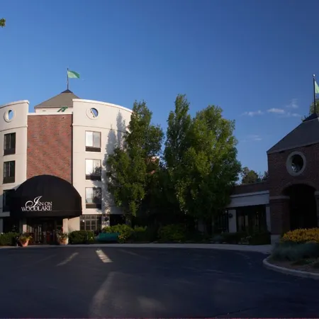 Inn on Woodlake