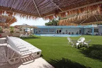 Royal Plaza Hotel - Swimmingpools