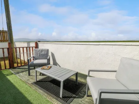 Sea Breeze Отели рядом с достопримечательностью «Airworld Aviation Museum»