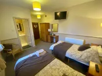 Queens Ground Hotels in Sheffield District
