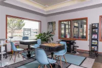 Wood River Inn & Suite