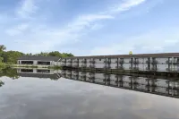 Waterbird Lakeside Inn Hotels near Indiana Dunes National Park