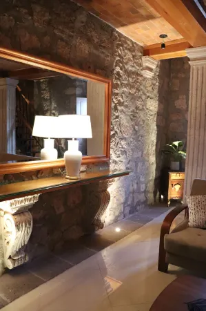 Casa Serdán Suites & Events Отели рядом с достопримечательностью «Guadalupe Sanctuary»