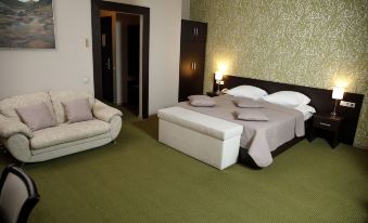 Sheddok Hotel