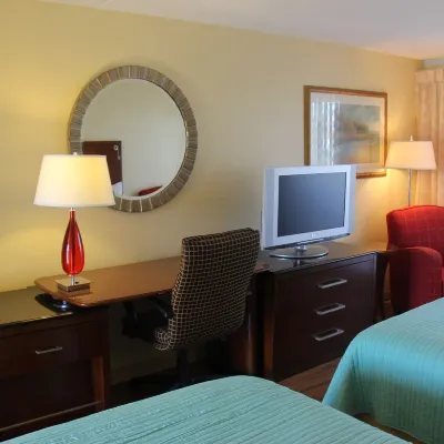 Seaside Inn & Suites Hotels near Lost Treasure Golf