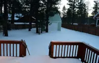 DOWNTIME: 4BR/3BA Lake Retreat w/ Sports Court, Near Snow and Lake Adventures