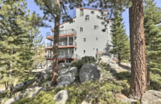 Less Than 1 Mi to Slopes! Heavenly Daze Chalet in Tahoe Hotels in Kingsbury