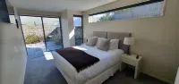 Lakeshore Springs Apartments - فطور