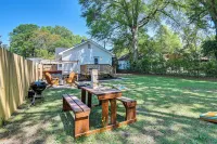 Private Hot Tub & Cold Plunge: Fayetteville Gem! Hotels near The Cotton Exchange Livery