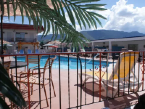 リバーサイド モーテル ペンティクトンのホテル