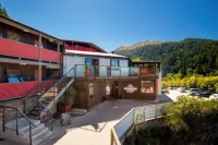 Reavers Lodge Hotel dekat Queenstown Skydive