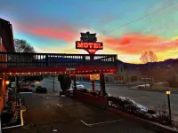 Caboose Motel & Gift Shop