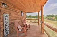 Chic Thorndale Cabin w/ Fire Pit & Fishing Pond - Parkplatz