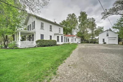 Romantic Country Apt by Lake Erie and Wineries!