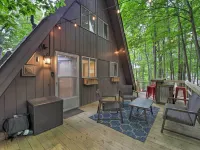 1 Mi to Beech Mtn! Family Retreat w/ Hot Tub Hotels in Beech Mountain