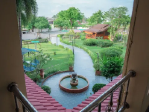 เกาะลอย โกลเด้น ปาร์ค โรงแรมในตาก