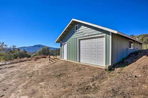 Oakhurst Duplex ~ 13 Mi to Yosemite National Park!